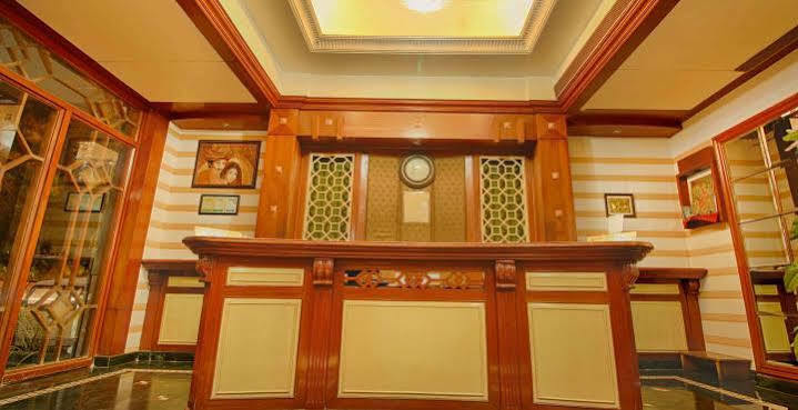 ホテル Parth Residency アーメダバード エクステリア 写真